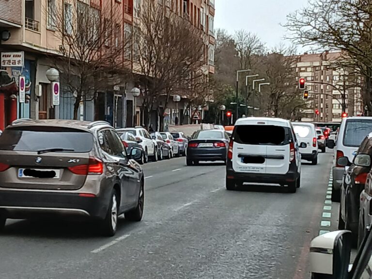 Los planes de movilidad al trabajo y la bicicleta son ignorados como herramientas ante la crisis de los combustibles fósiles. 